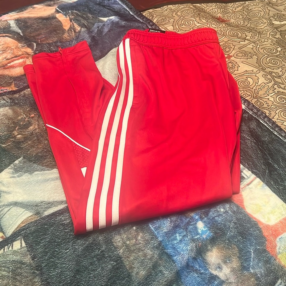 🆕Adidas regular fit tapered leg full length style coupe standard and pants